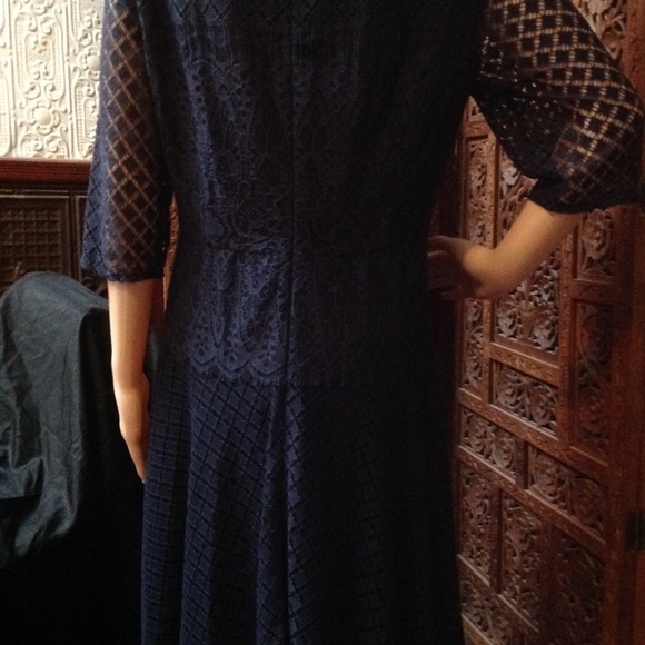 Tahari navy blue lace dress NWOT size 10P - Picture 6 of 8